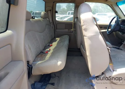 2001 Chevrolet Silverado 1500 Ls z USA, uszkodzony, nr VIN 2GCEC19T811170493